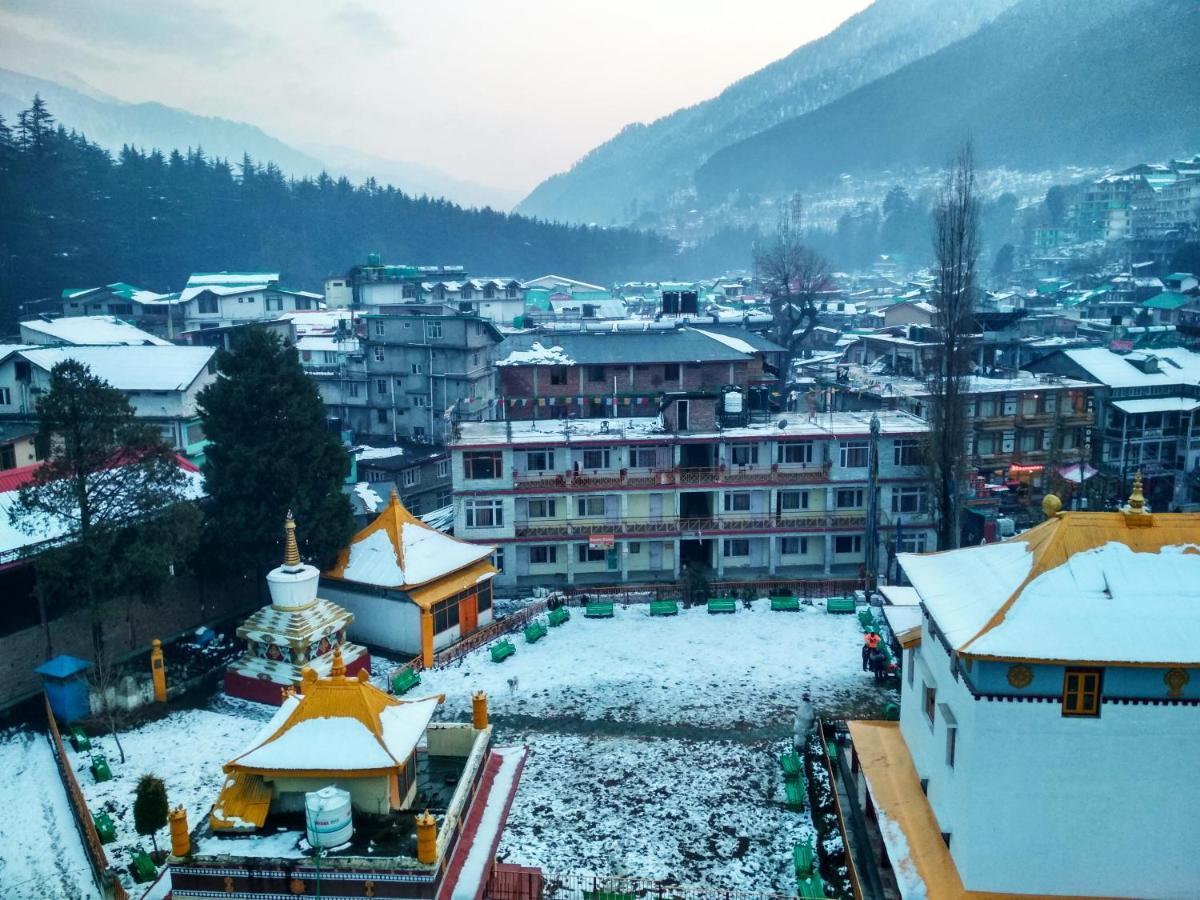 Hotel Snow Mountain Mall Road Manāli Exteriér fotografie