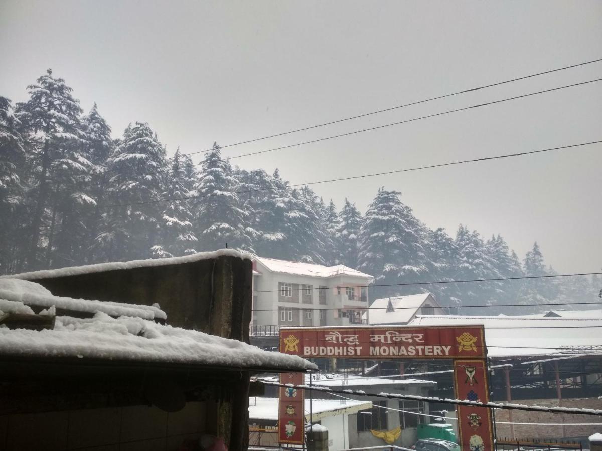 Hotel Snow Mountain Mall Road Manāli Exteriér fotografie