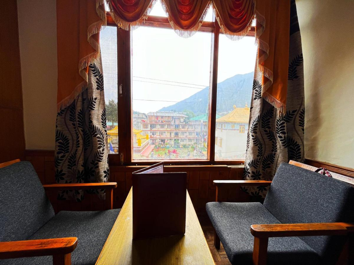 Hotel Snow Mountain Mall Road Manāli Exteriér fotografie